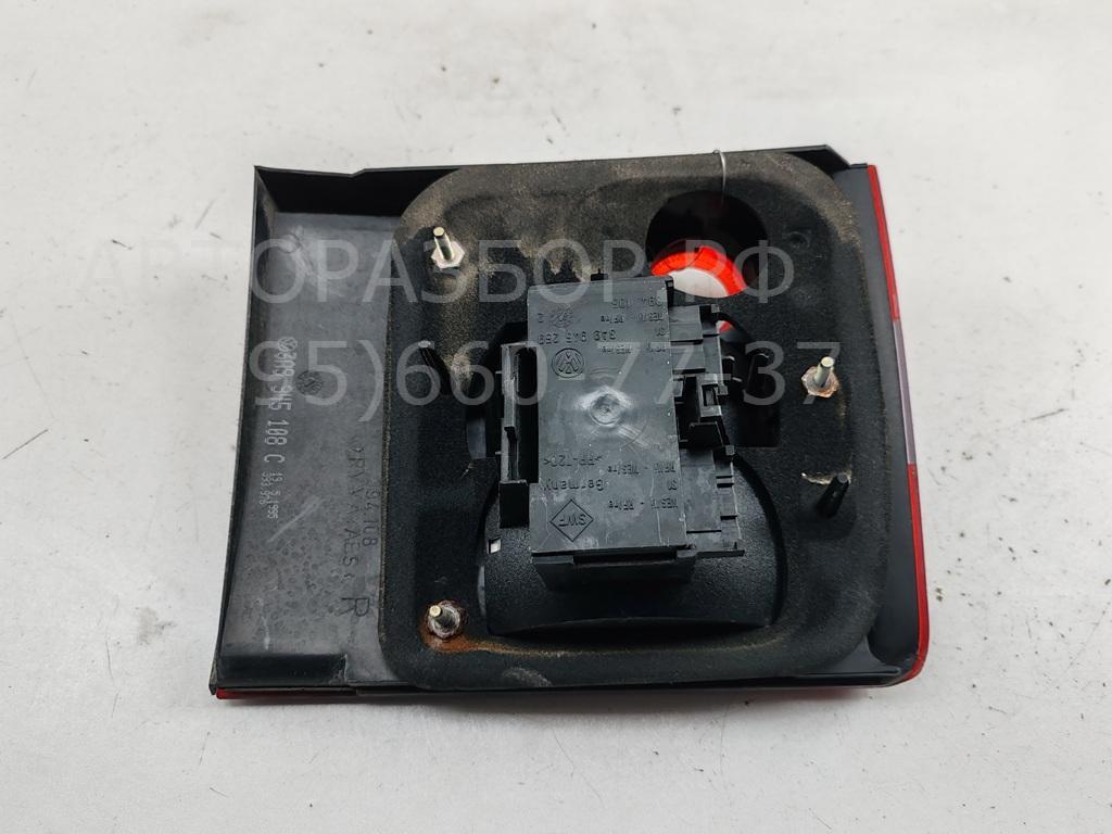 Фонарь задний внутренний правый