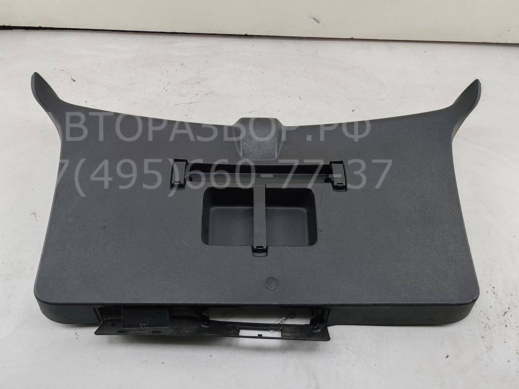 Обшивка крышки багажника