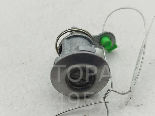 Вставка замка багажника