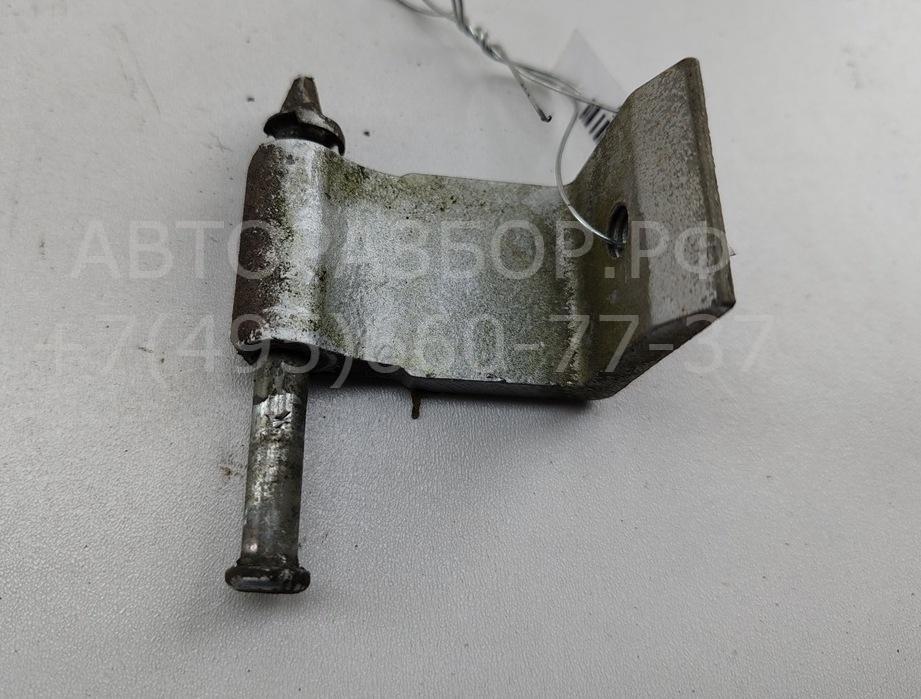 Петля крышки багажника