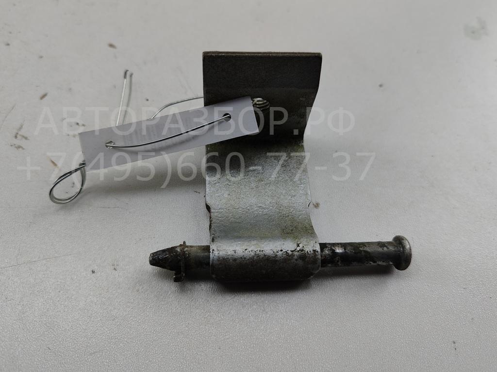 Петля крышки багажника