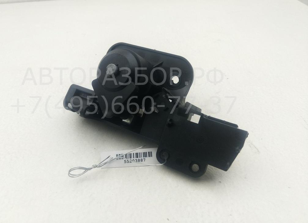 Вставка замка багажника