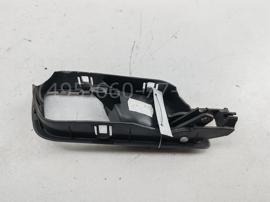 Ручка двери передней внутренняя левая