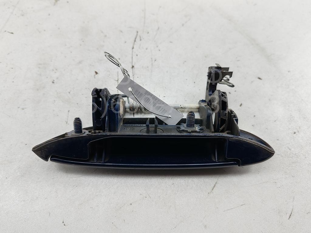 Ручка двери передней наружная правая