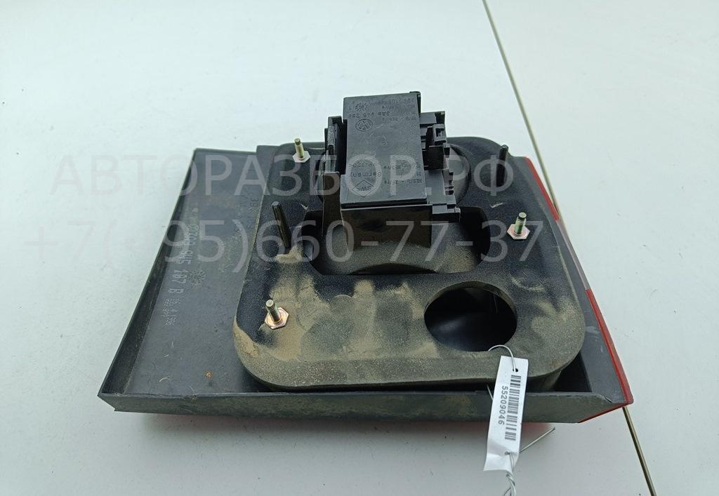 Фонарь задний внутренний левый