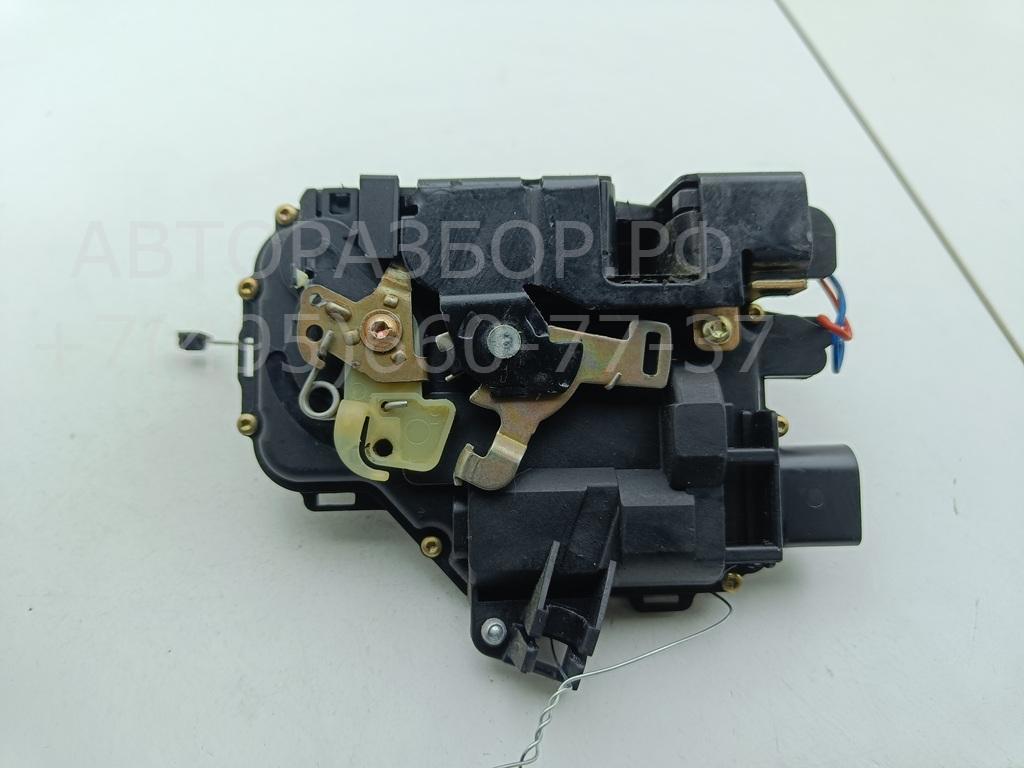 Замок двери передней правой