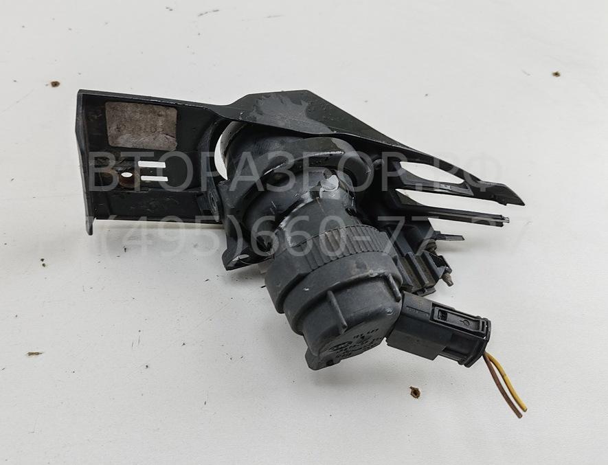 Фара противотуманная левая