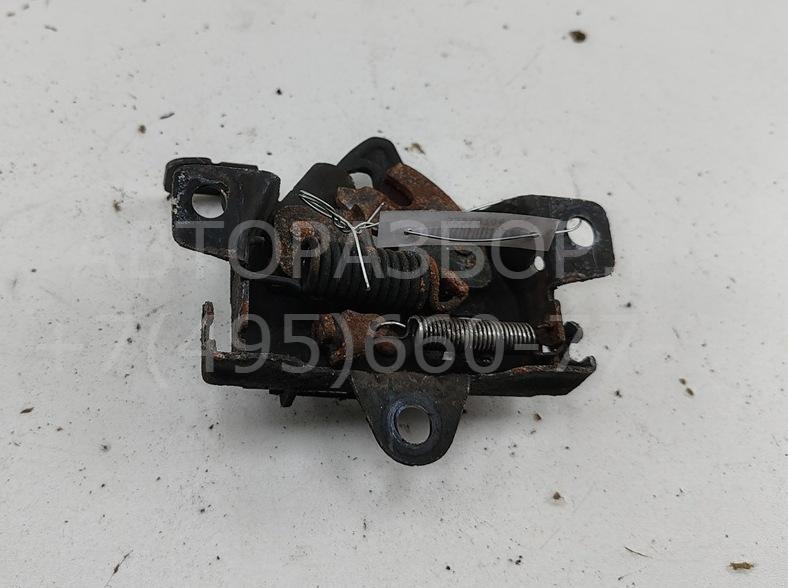 Замок капота