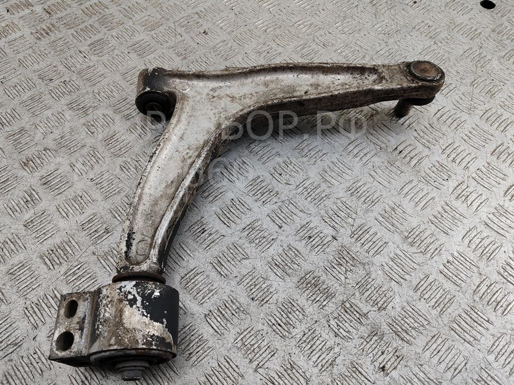 Рычаг передний левый