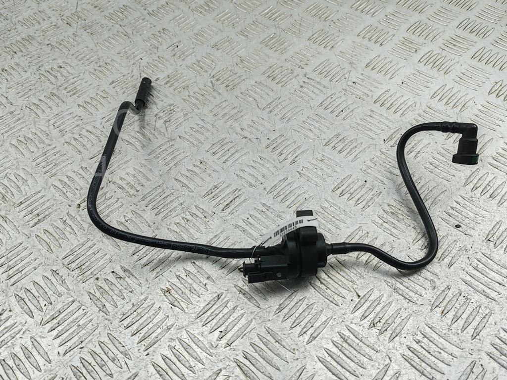 Клапан вентиляции топливного бака