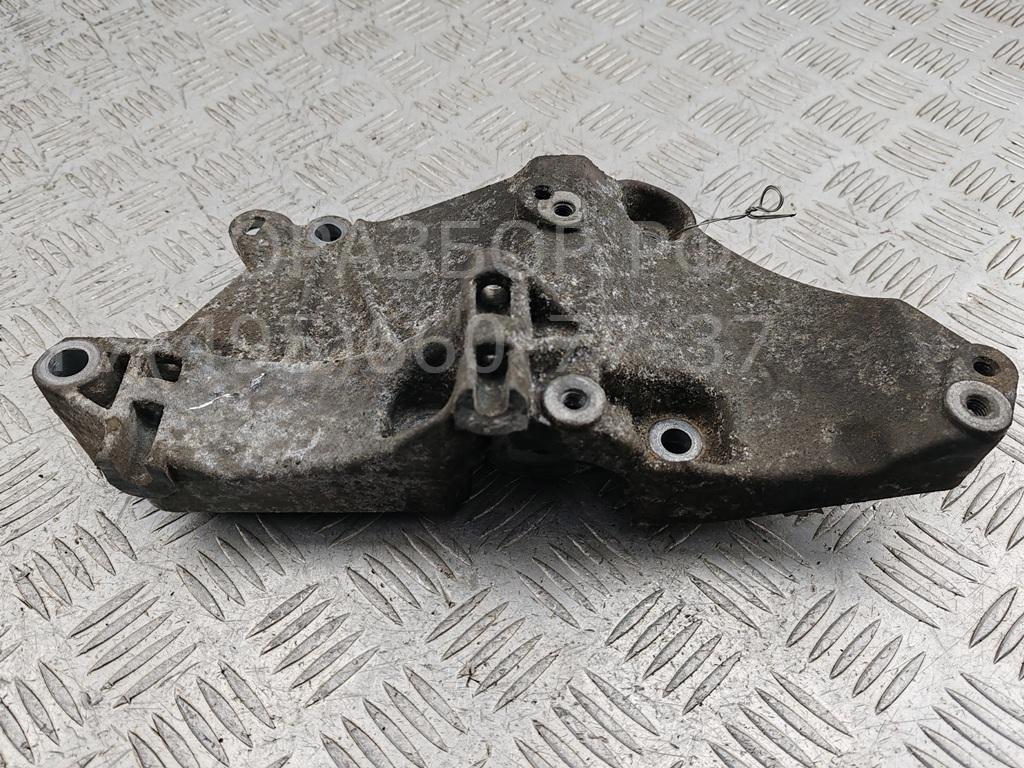 Кронштейн генератора