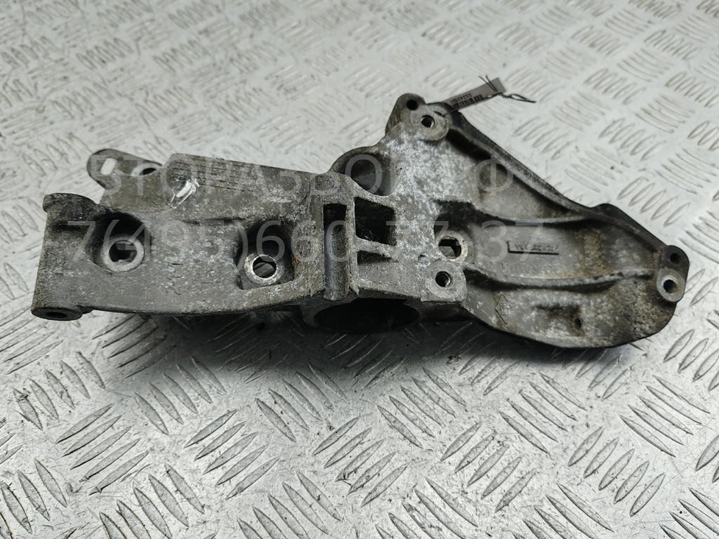 Кронштейн генератора