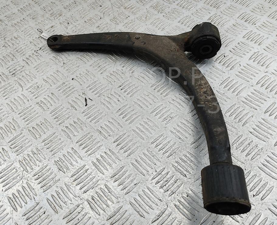Рычаг передний левый