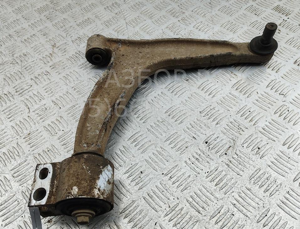 Рычаг передний правый