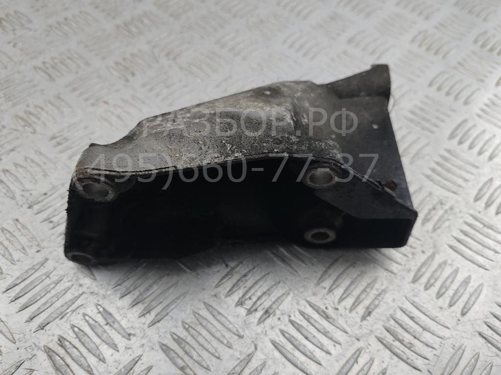 Кронштейн двигателя левый