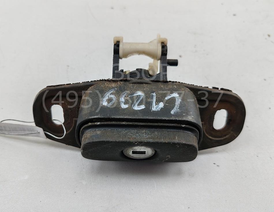 Кнопка открывания багажника