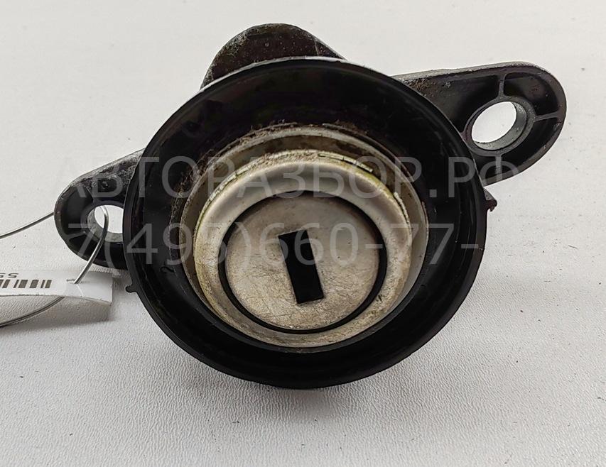 Вставка замка багажника