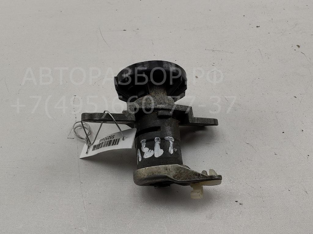 Вставка замка багажника