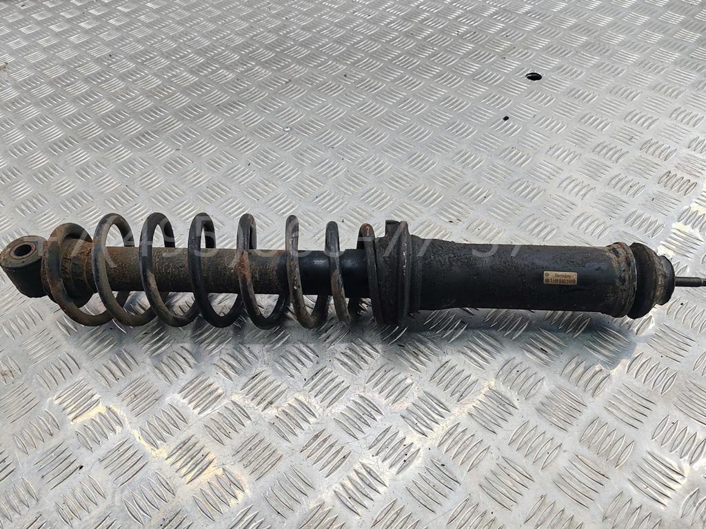 Амортизатор задний правый