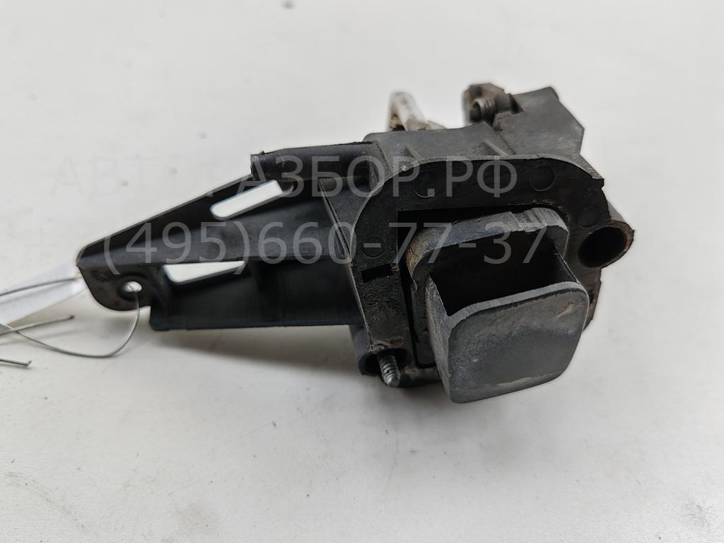 Кнопка открывания багажника