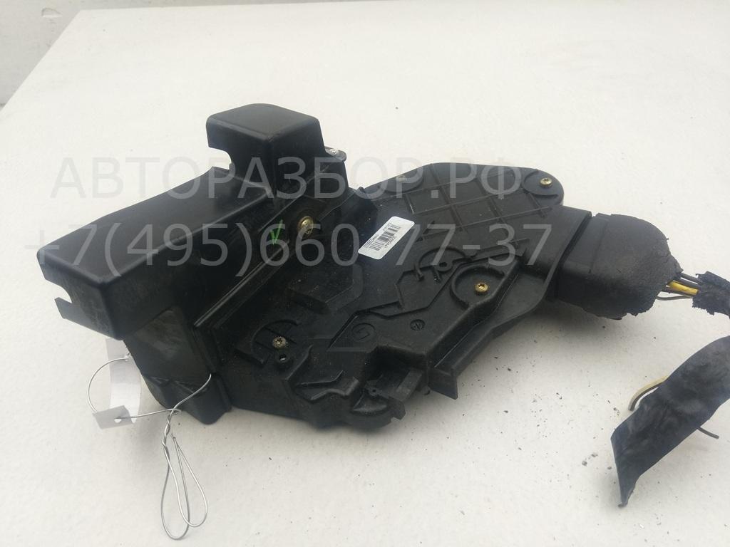 Замок двери передней левой