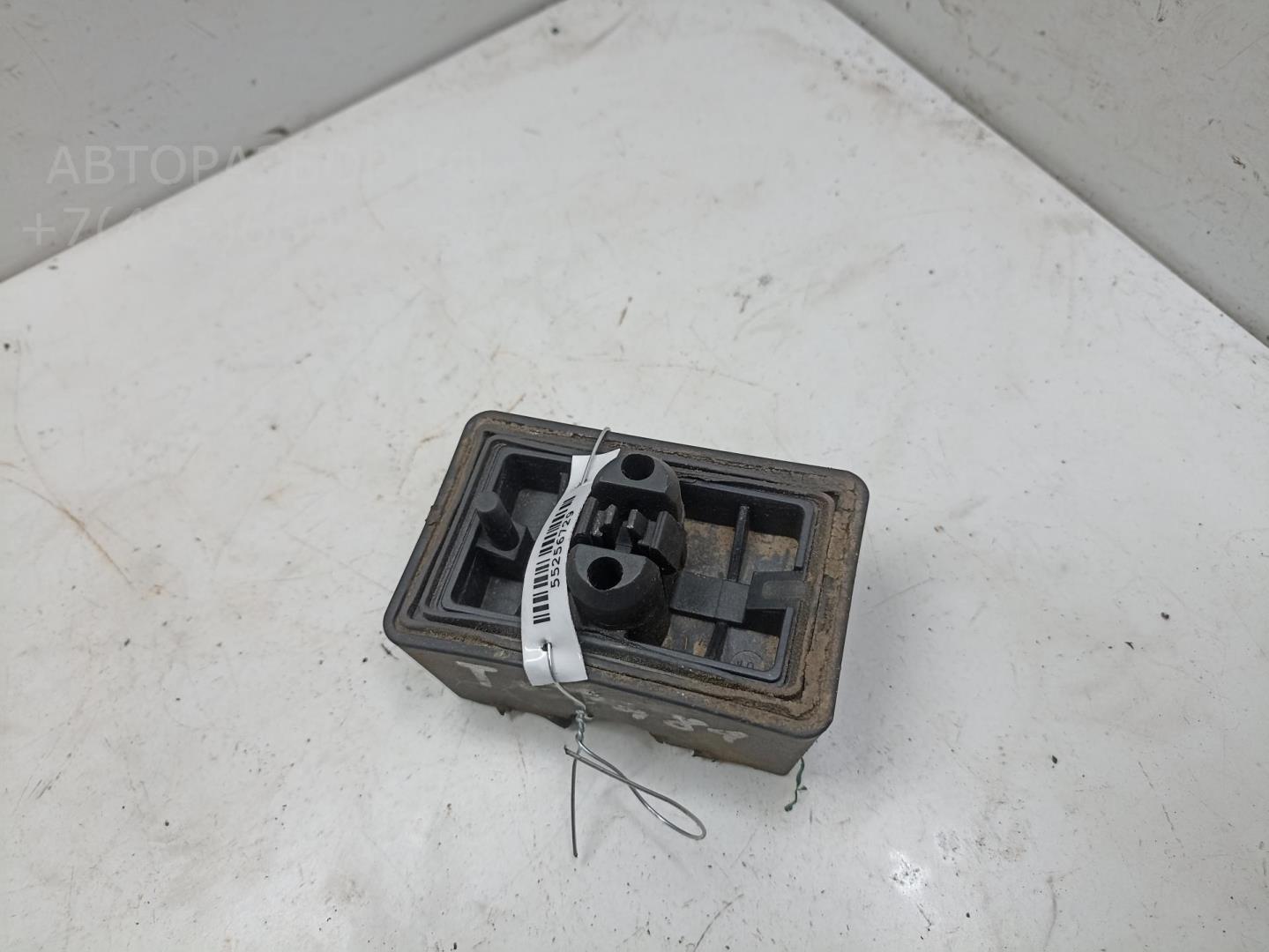 Заглушка поддомкратника