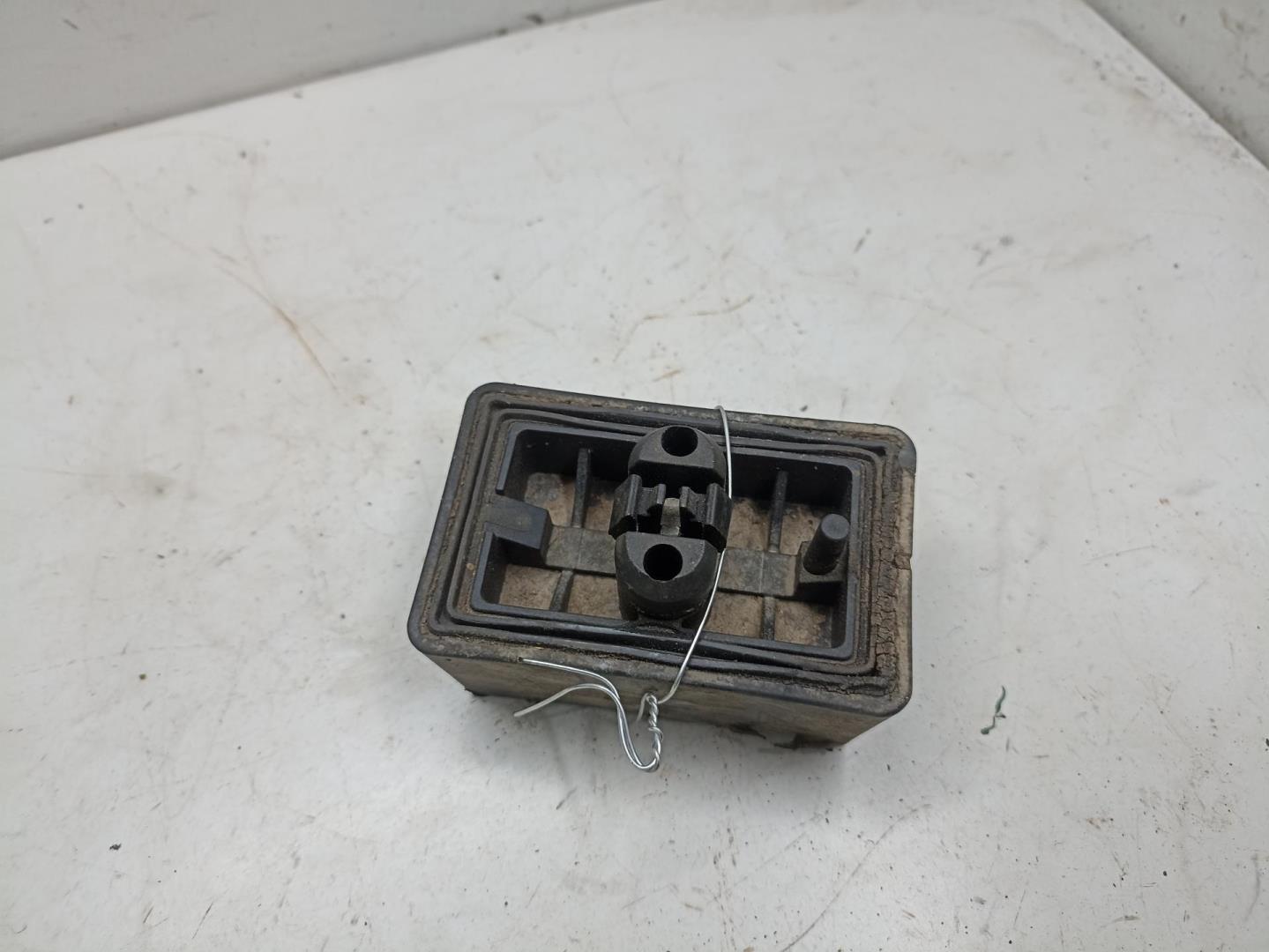 Заглушка поддомкратника