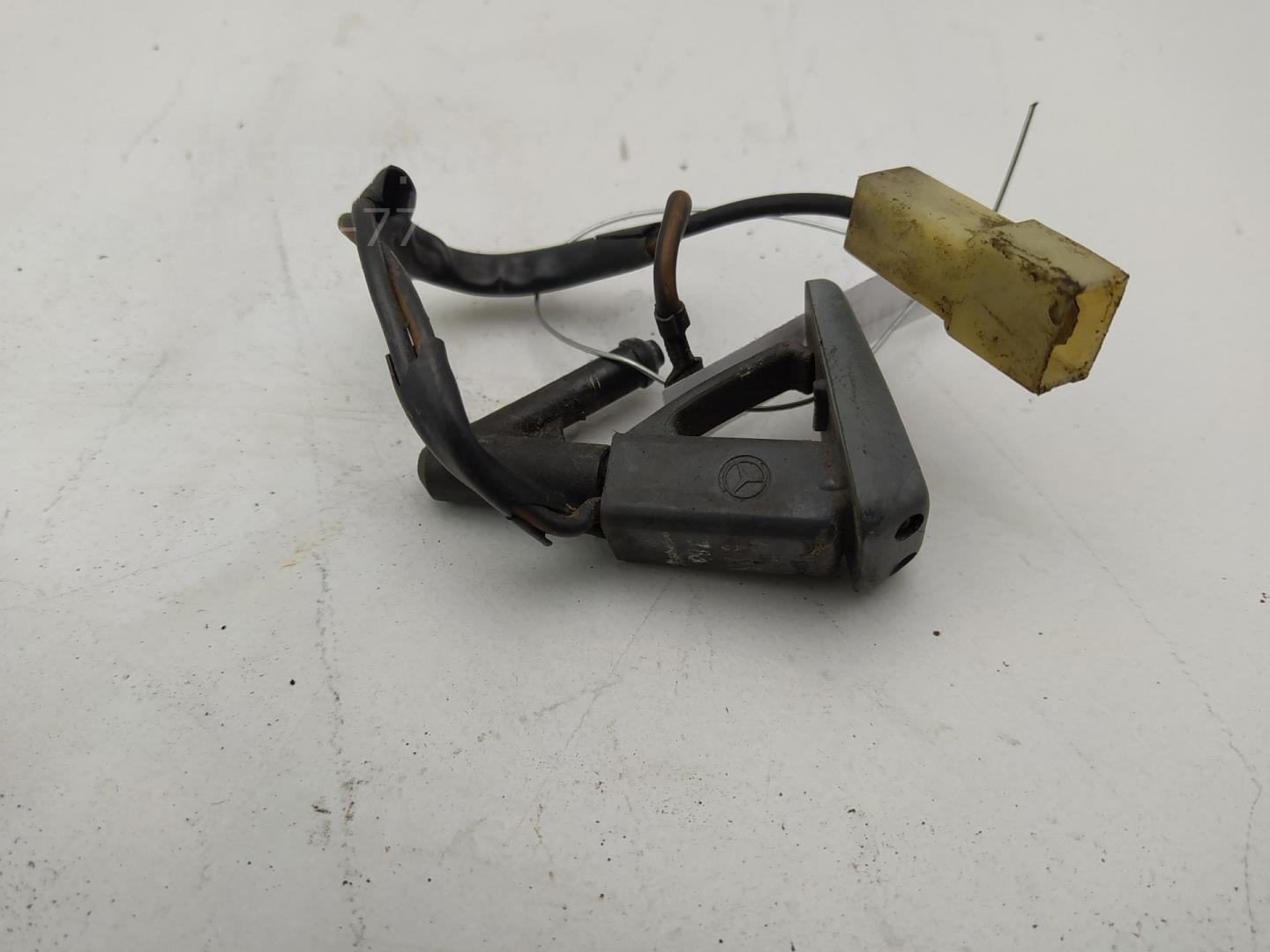 Форсунка омывателя лобового стекла