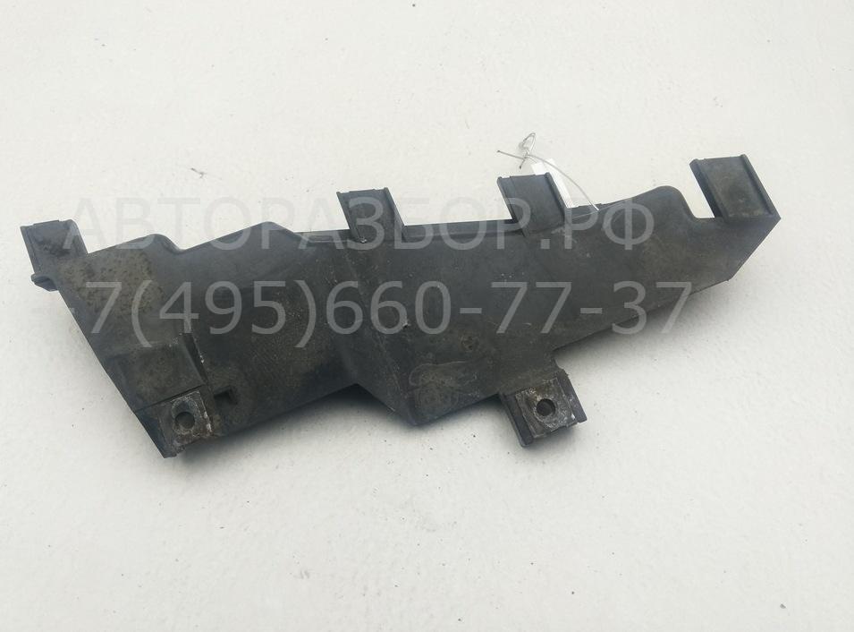 Кронштейн фар правый