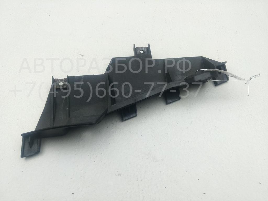 Кронштейн фар правый