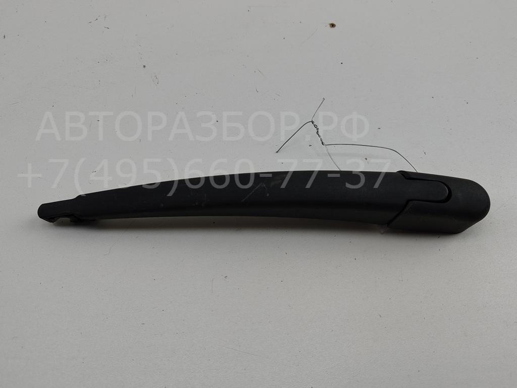 Поводок стеклоочистителя заднего