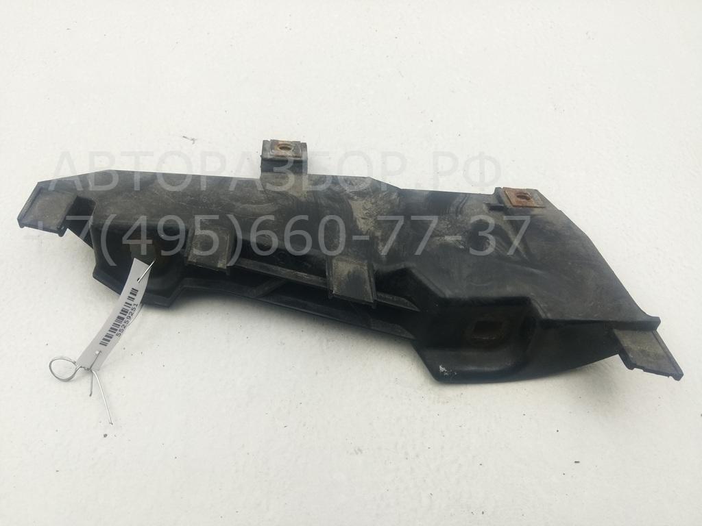 Кронштейн фар правый