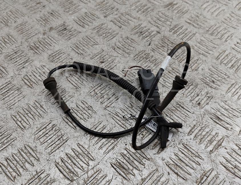 Датчик ABS передний