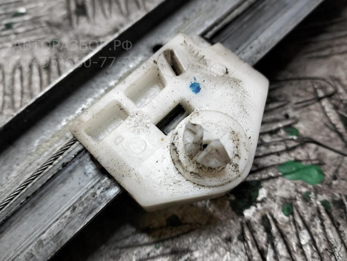 Стеклоподъемник электр. передний правый