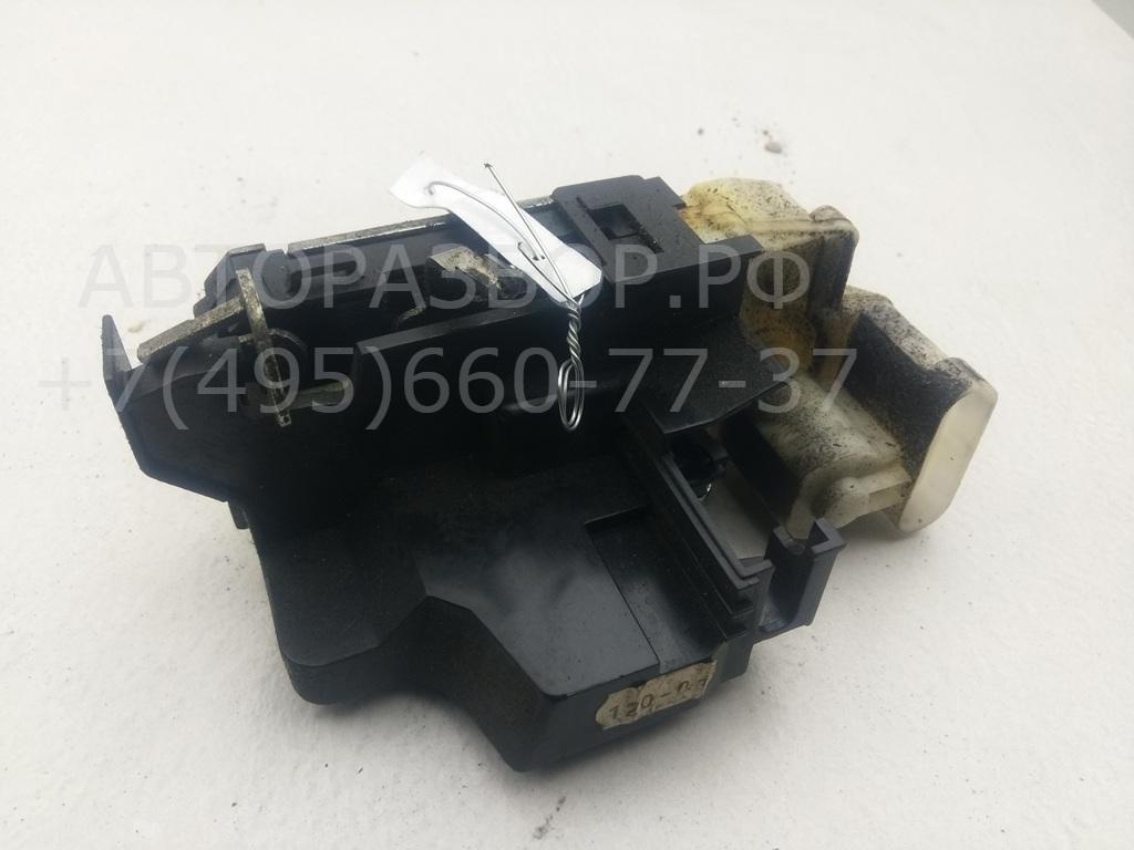 Замок двери передней левой