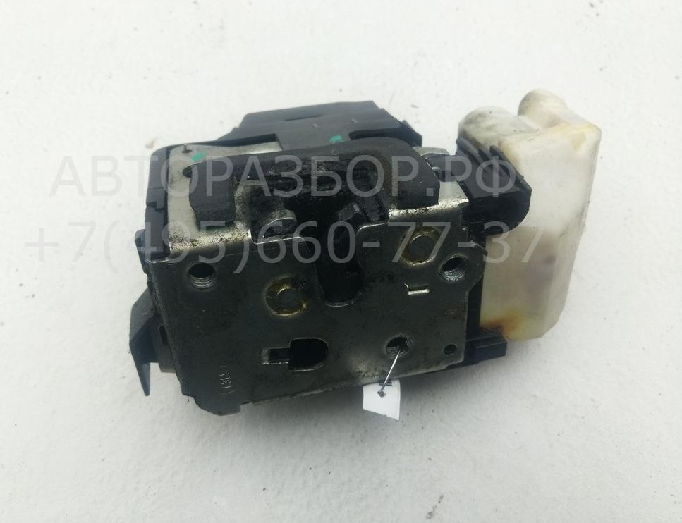 Замок двери передней левой