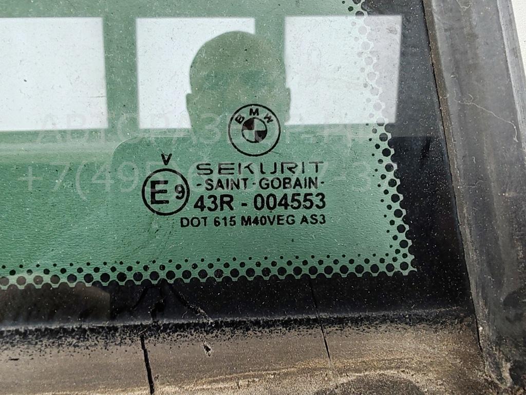 Стекло двери задней правой (форточка)