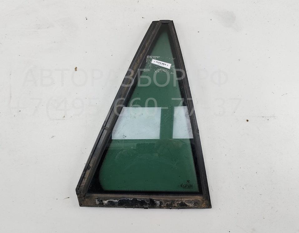 Стекло двери задней правой (форточка)