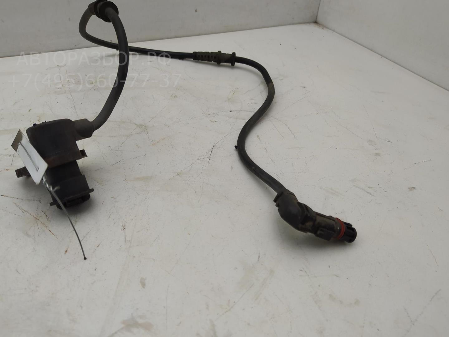 Датчик ABS передний