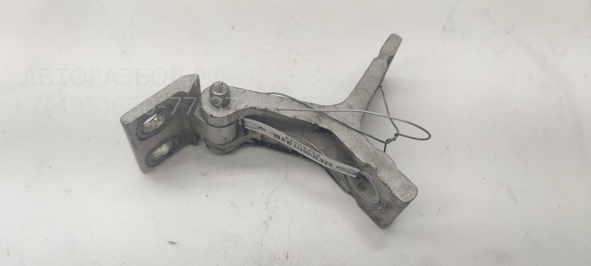 Петля двери