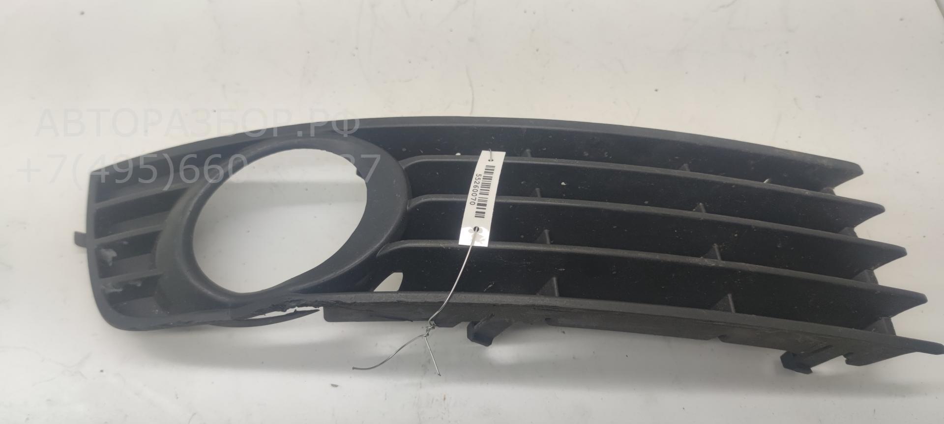 Рамка противотуманной фары правой