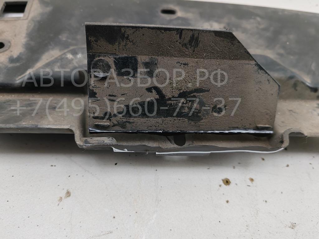 Кожух замка капота