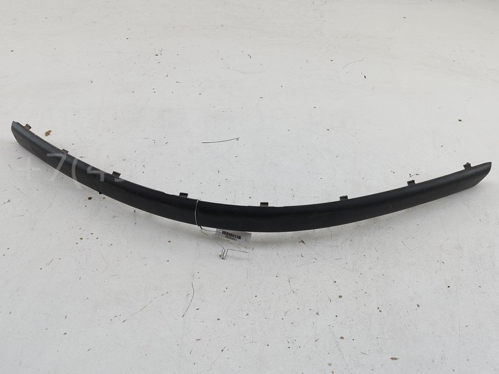 Молдинг переднего бампера левый