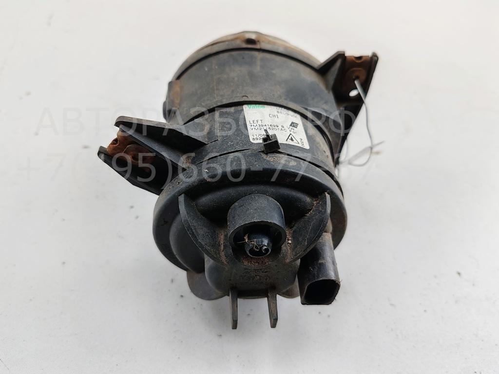 Фара противотуманная левая