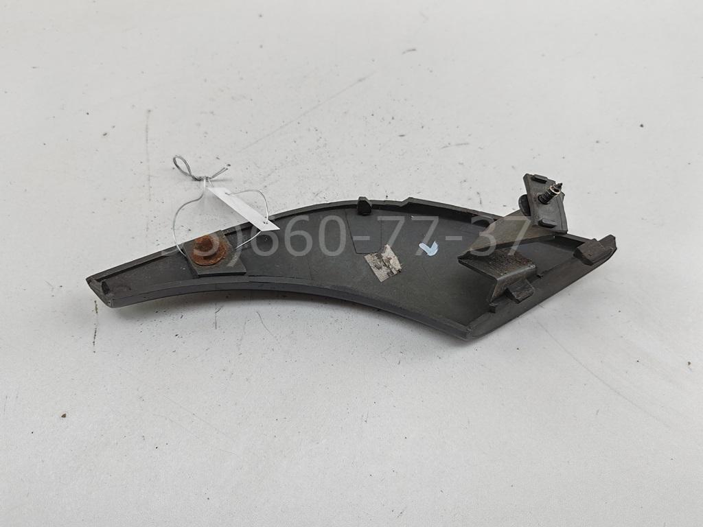 Молдинг переднего бампера левый