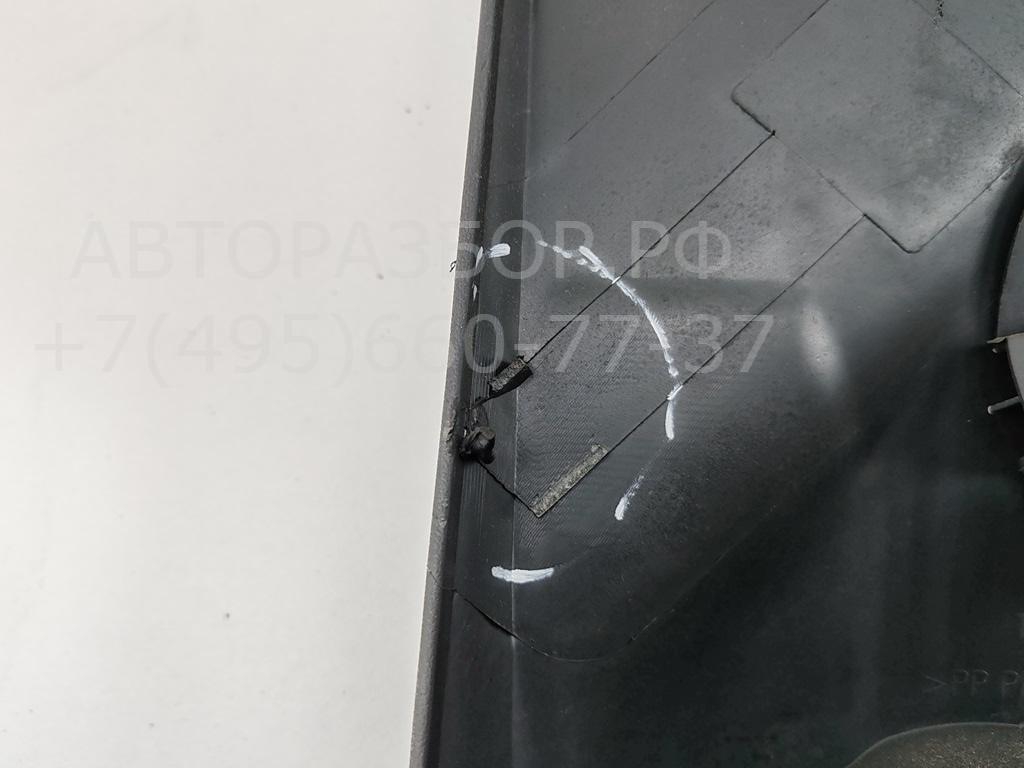 Обшивка двери передней левой