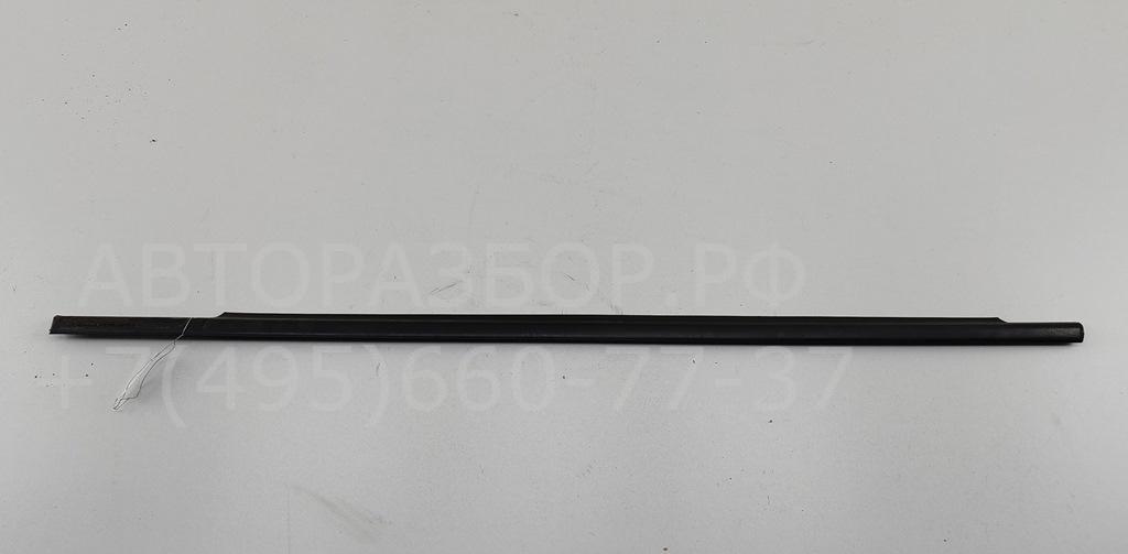 Накладка стекла переднего левого