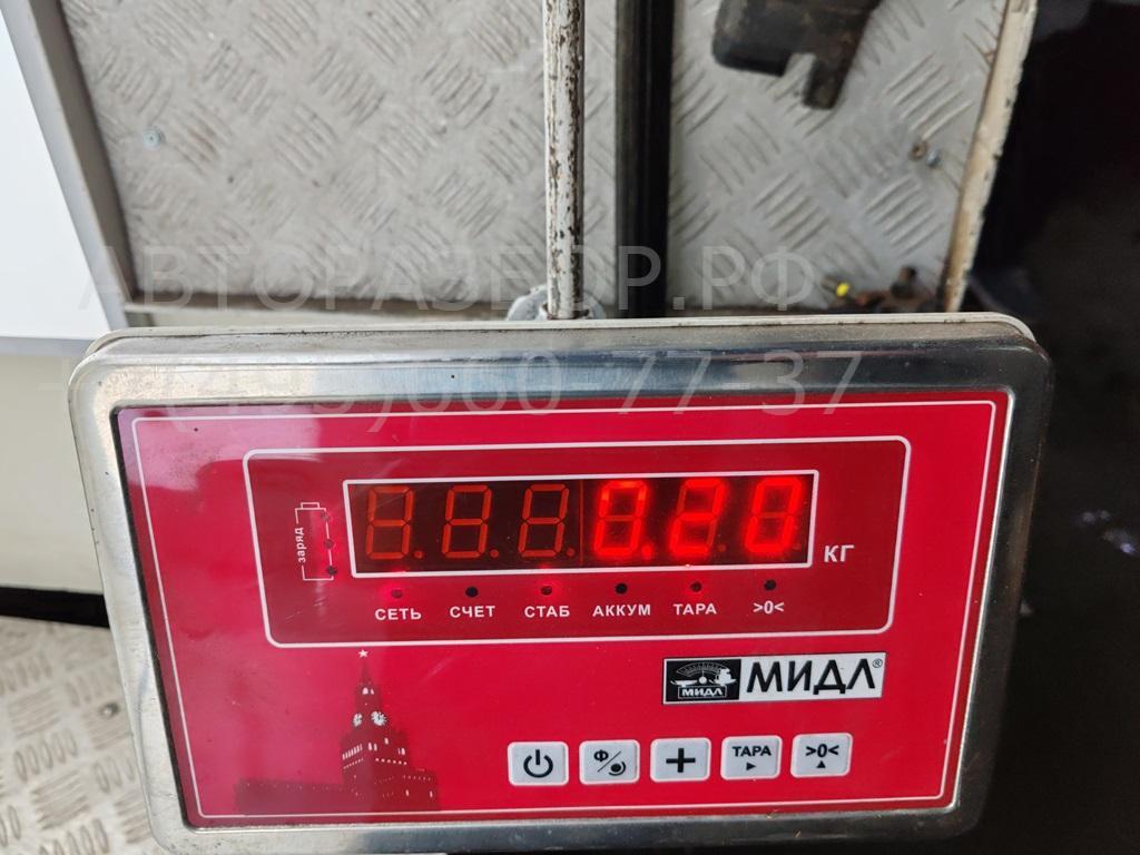 Накладка стекла переднего левого