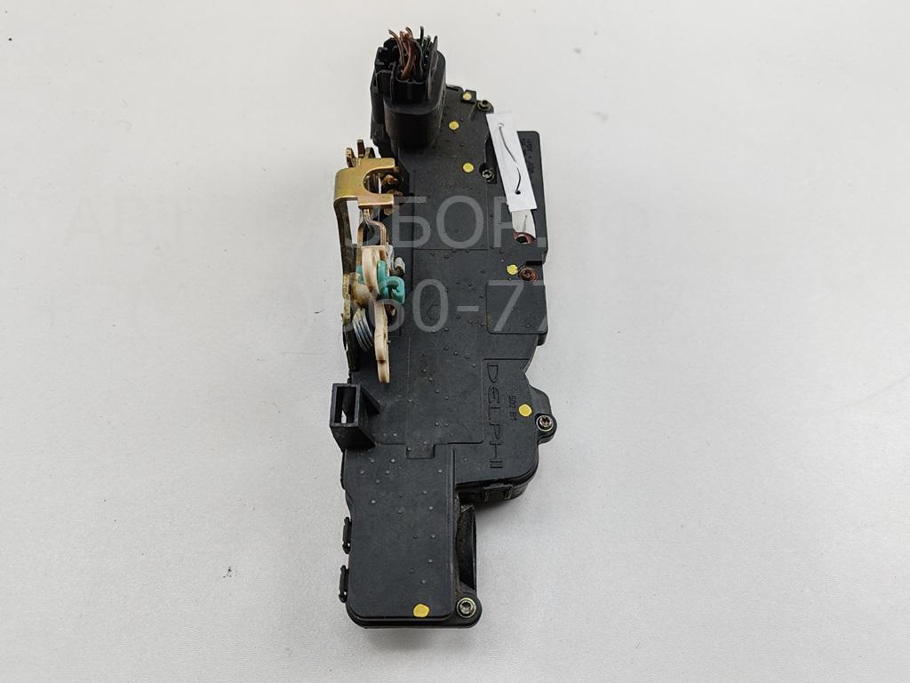 Замок двери передней правой