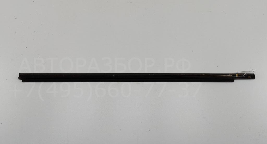 Накладка стекла переднего левого